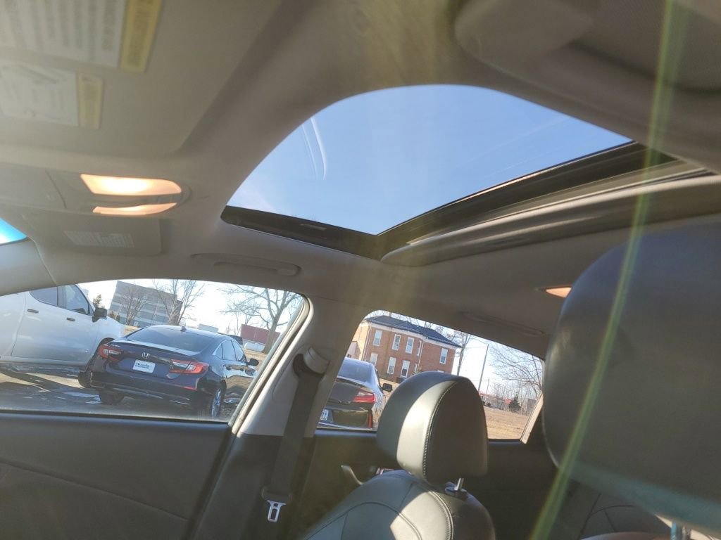 Used 2022 Hyundai Kona Limited w/ Cargo Package image 15