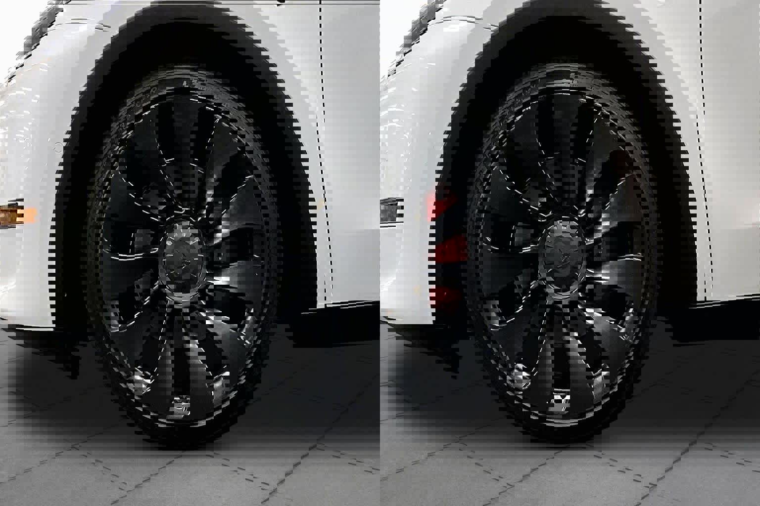 Used 2022 Tesla Model Y Performance image 10