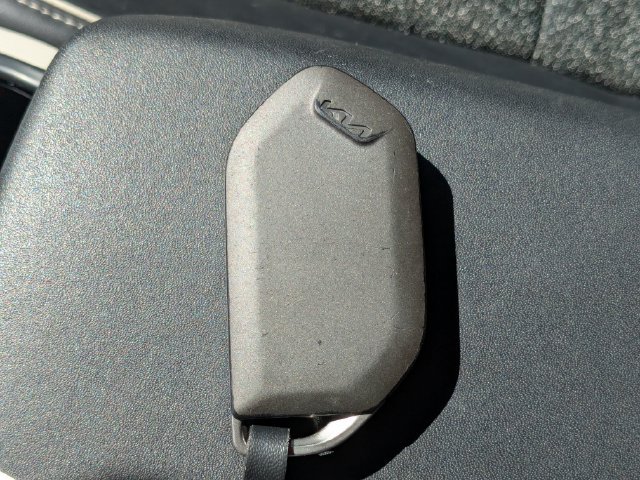 Certified 2025 Kia K4 EX w/ GT-Line Sunroof Package FWD image 31