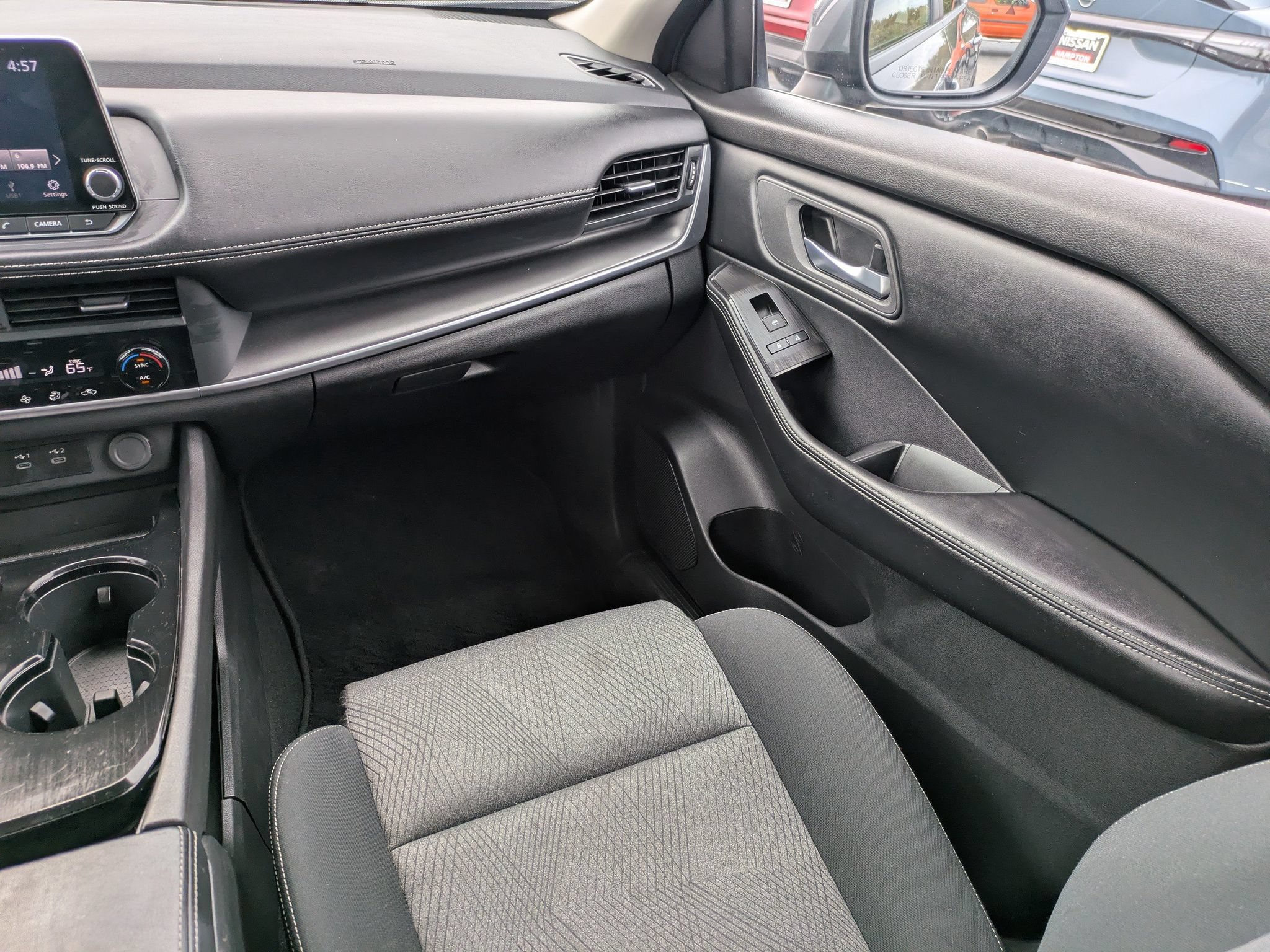 Certified 2025 Nissan Rogue SV FWD image 18
