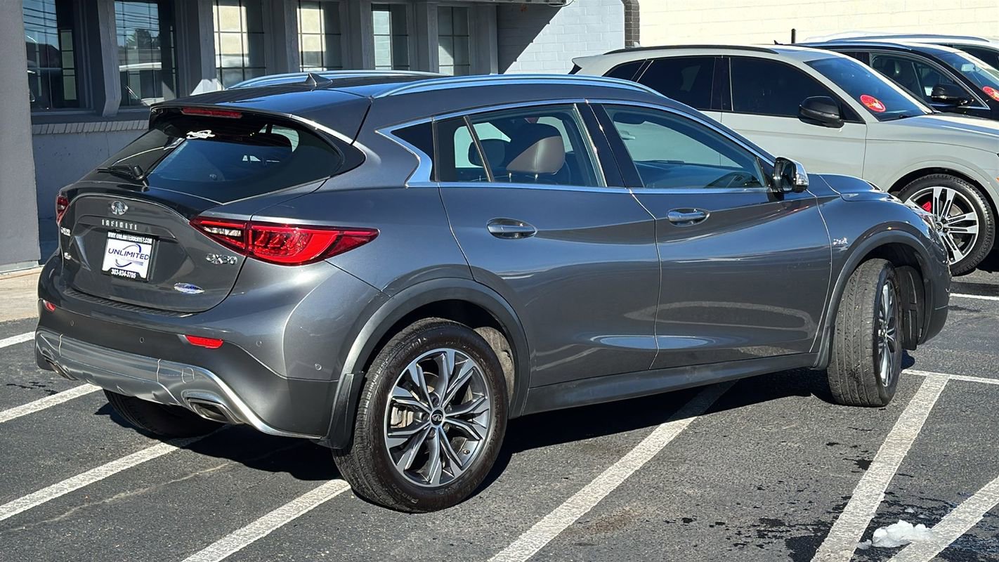 Used 2018 INFINITI QX30 Premium w/ Technology Package image 3