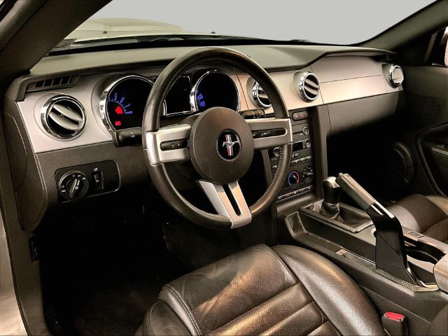 Used 2009 Ford Mustang GT Premium RWD image 12
