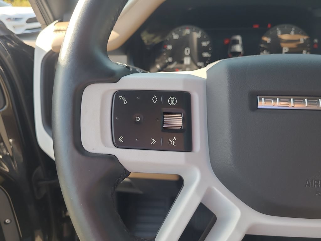 Used 2025 Land Rover Defender 110 X-Dynamic SE AWD/4WD image 20