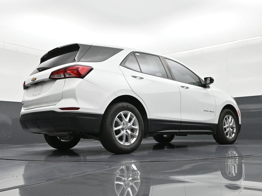 Used 2022 Chevrolet Equinox LS FWD image 24