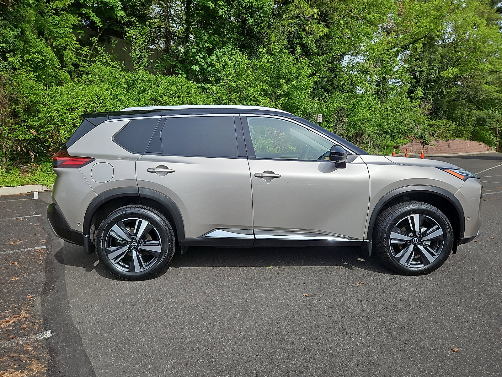 Certified 2023 Nissan Rogue Platinum w/ Platinum Premium Package AWD/4WD image 7