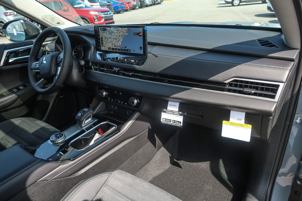 New 2026 Mitsubishi Outlander AWD image 19