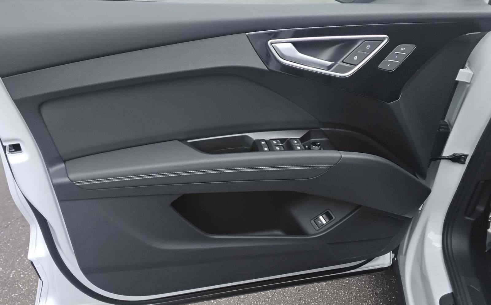 Certified 2025 Audi Q4 e-tron Premium Plus w/ Premium Plus image 14