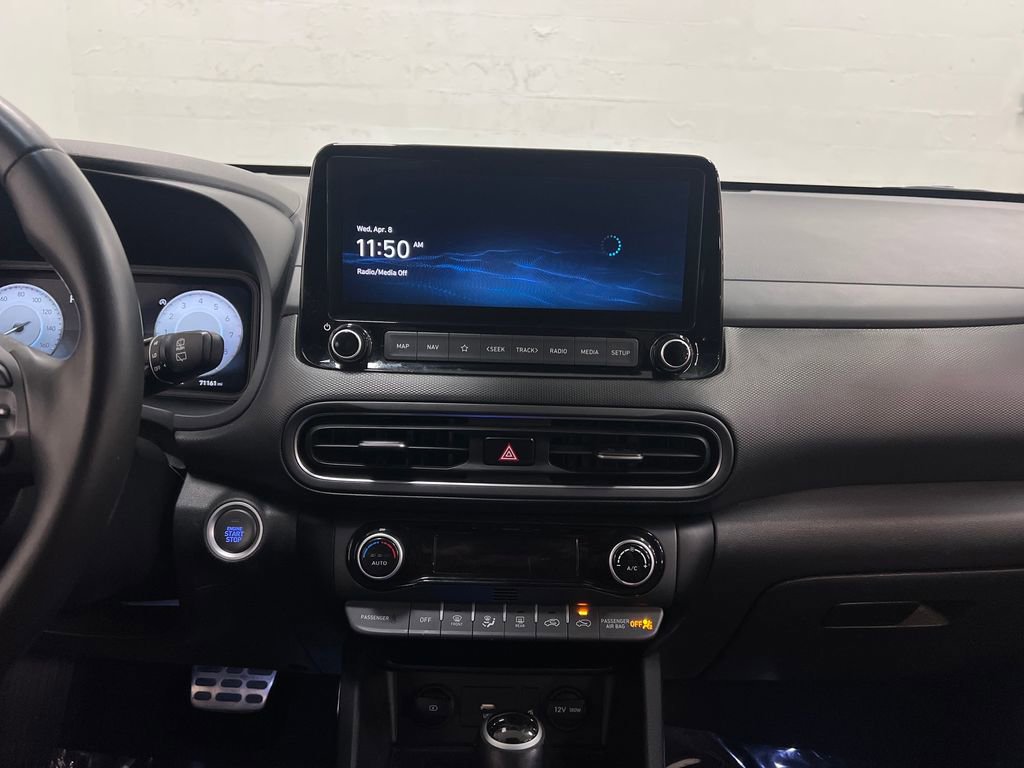 Used 2022 Hyundai Kona Limited image 19