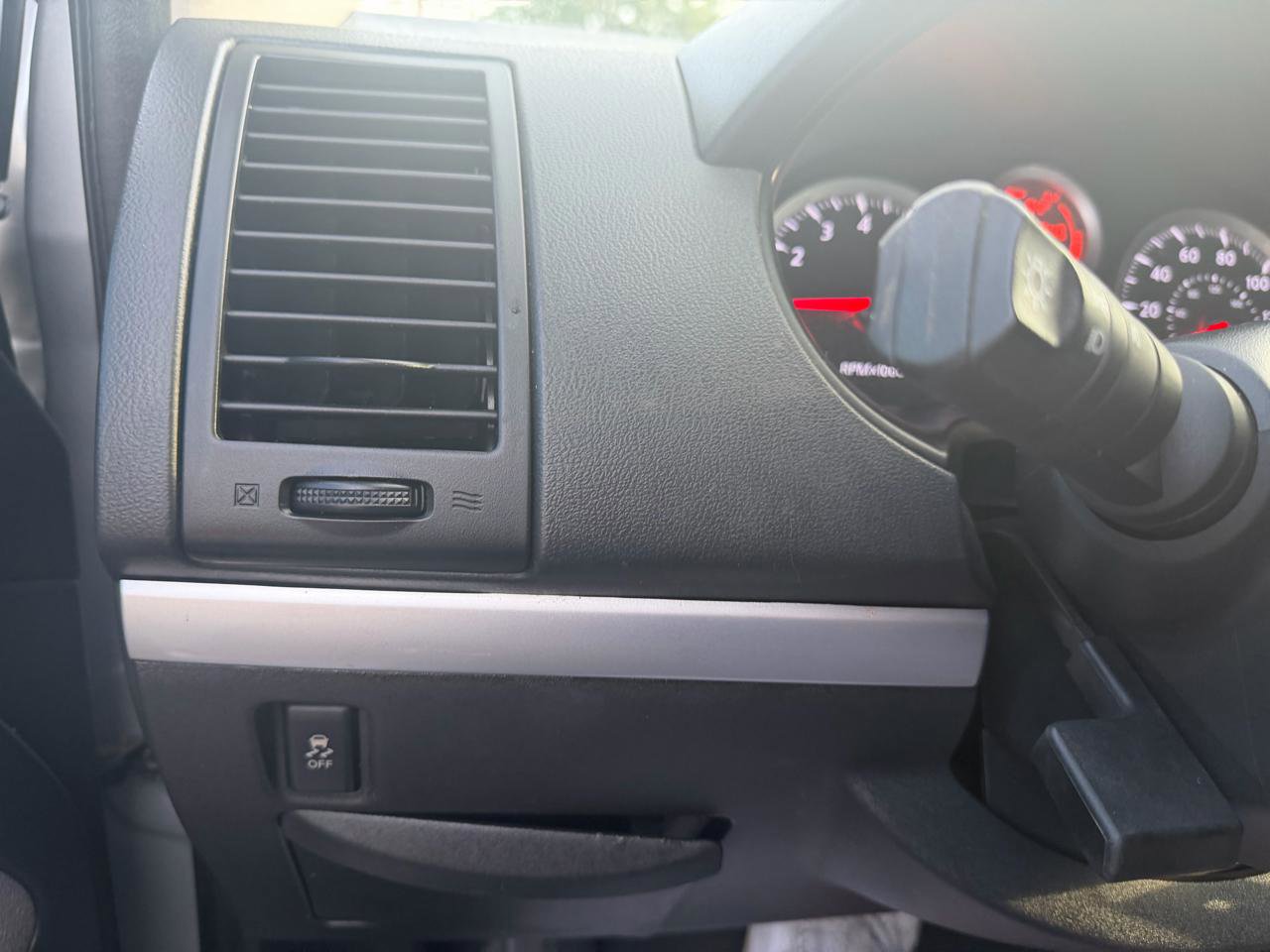 Used 2012 Nissan Sentra 2.0 SR FWD image 61