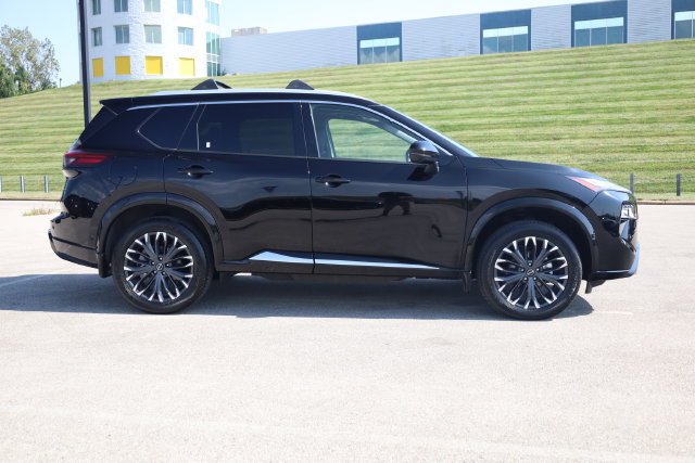 Certified 2025 Nissan Rogue Platinum w/ Platinum Premium Package AWD/4WD image 4