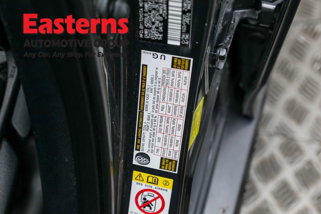 Used 2022 Toyota Prius Prime LE image 32