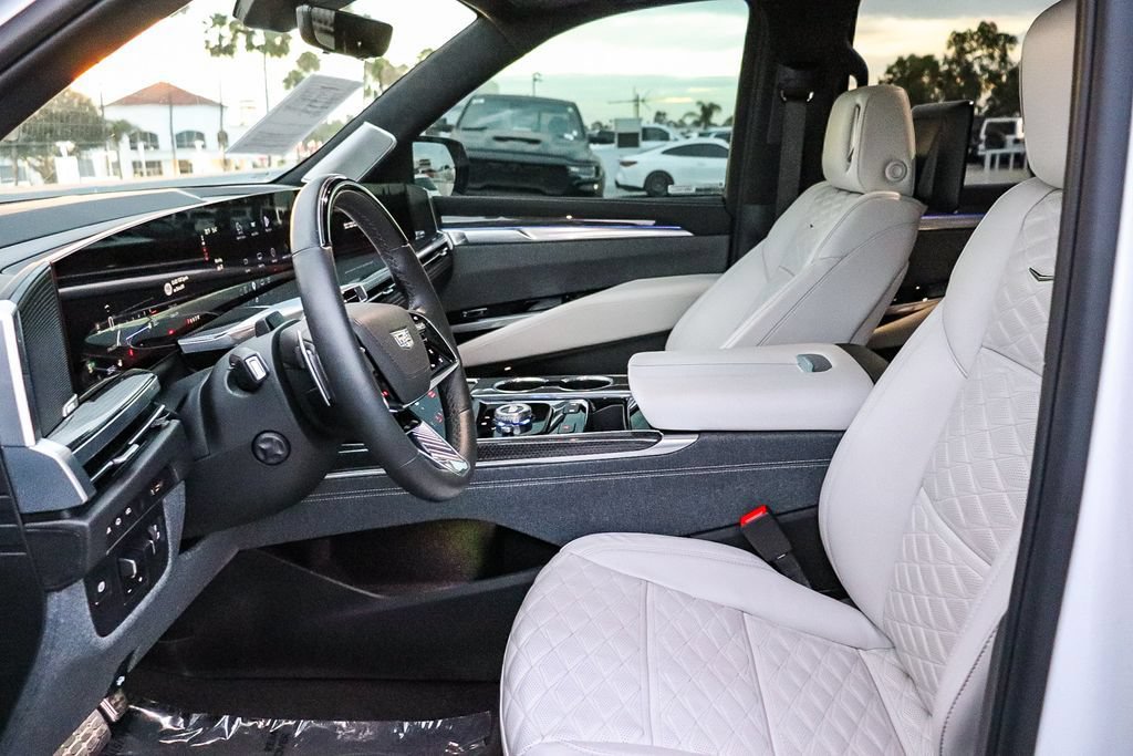 Used 2025 Cadillac Escalade V AWD/4WD image 20