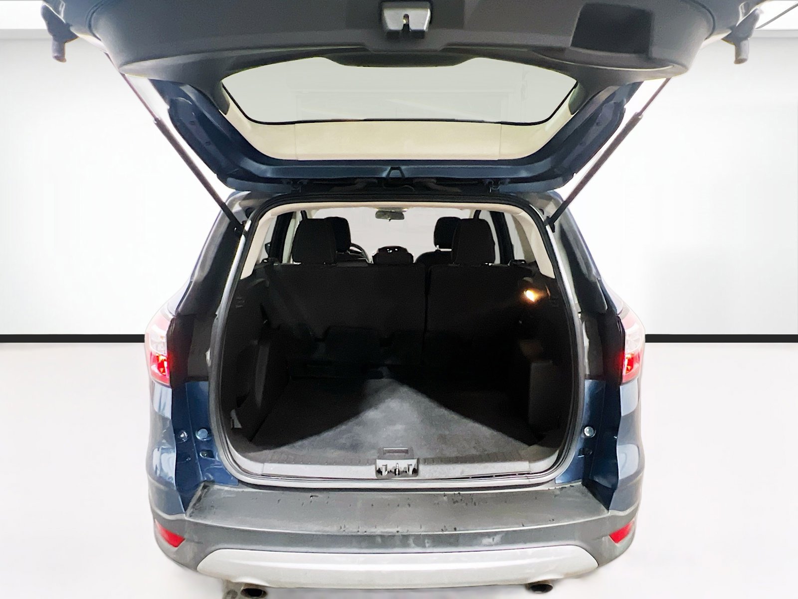 Used 2018 Ford Escape SE image 19