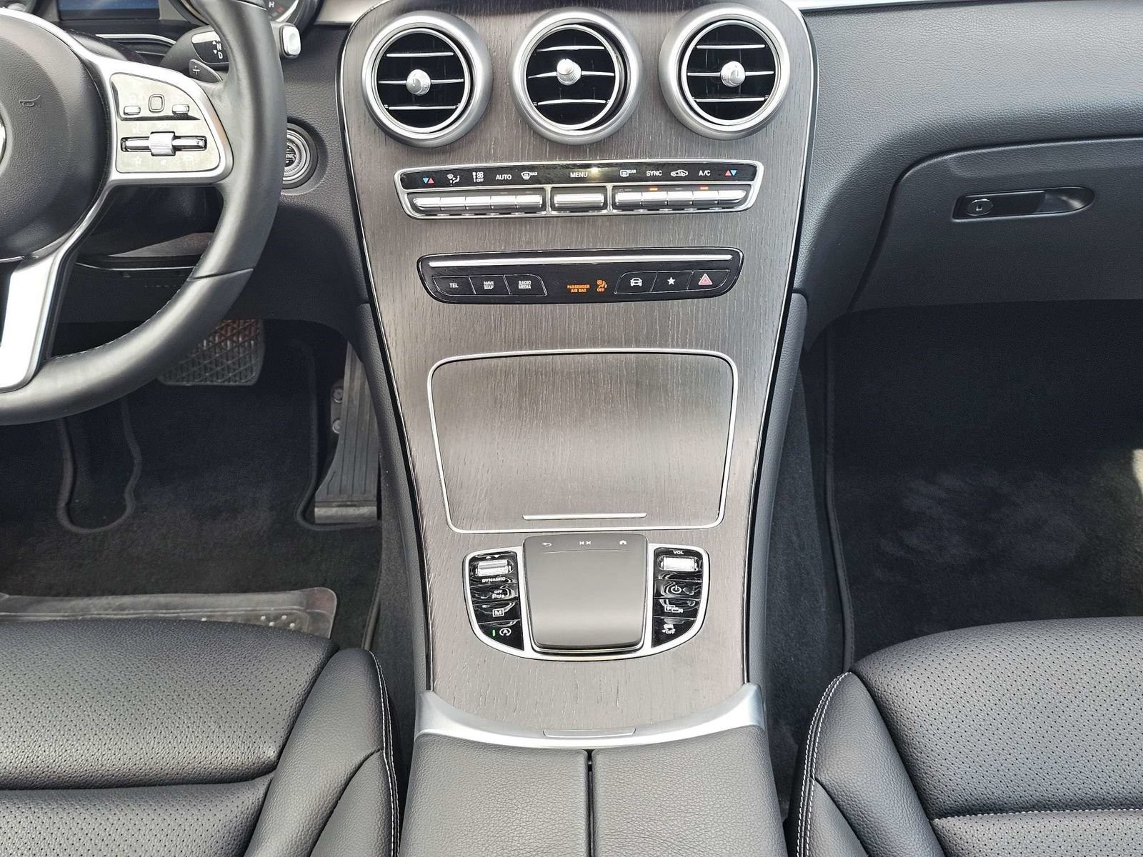Used 2022 Mercedes-Benz GLC 300 4MATIC w/ Multimedia Package Lite image 21