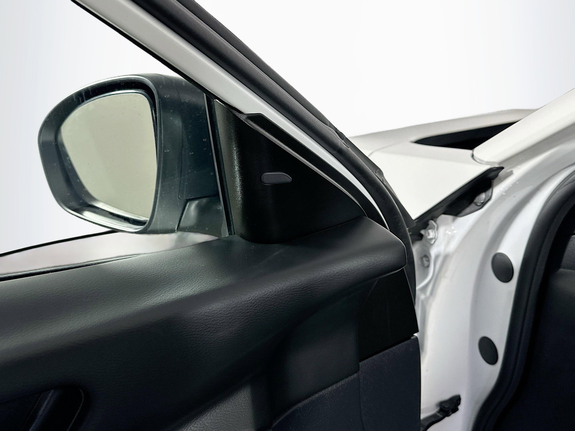 Used 2025 Nissan Altima 2.5 SV image 16