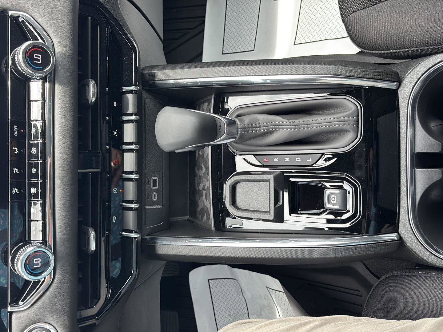 New 2025 GMC Canyon Elevation w/ Convenience Package image 36