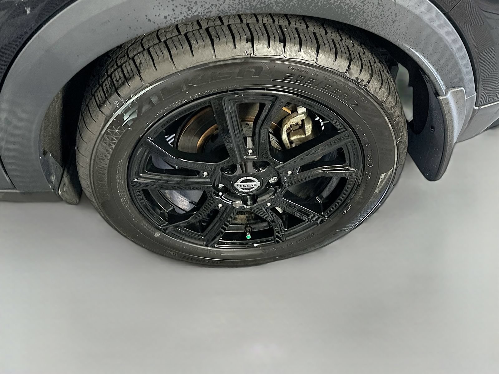 Used 2021 Nissan Kicks SR FWD image 28
