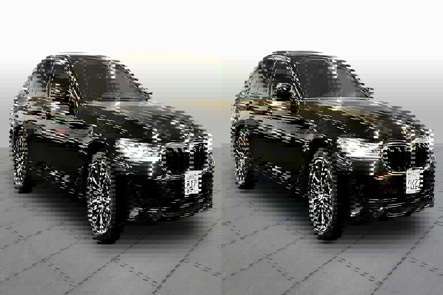 Used 2021 BMW 530e image 2