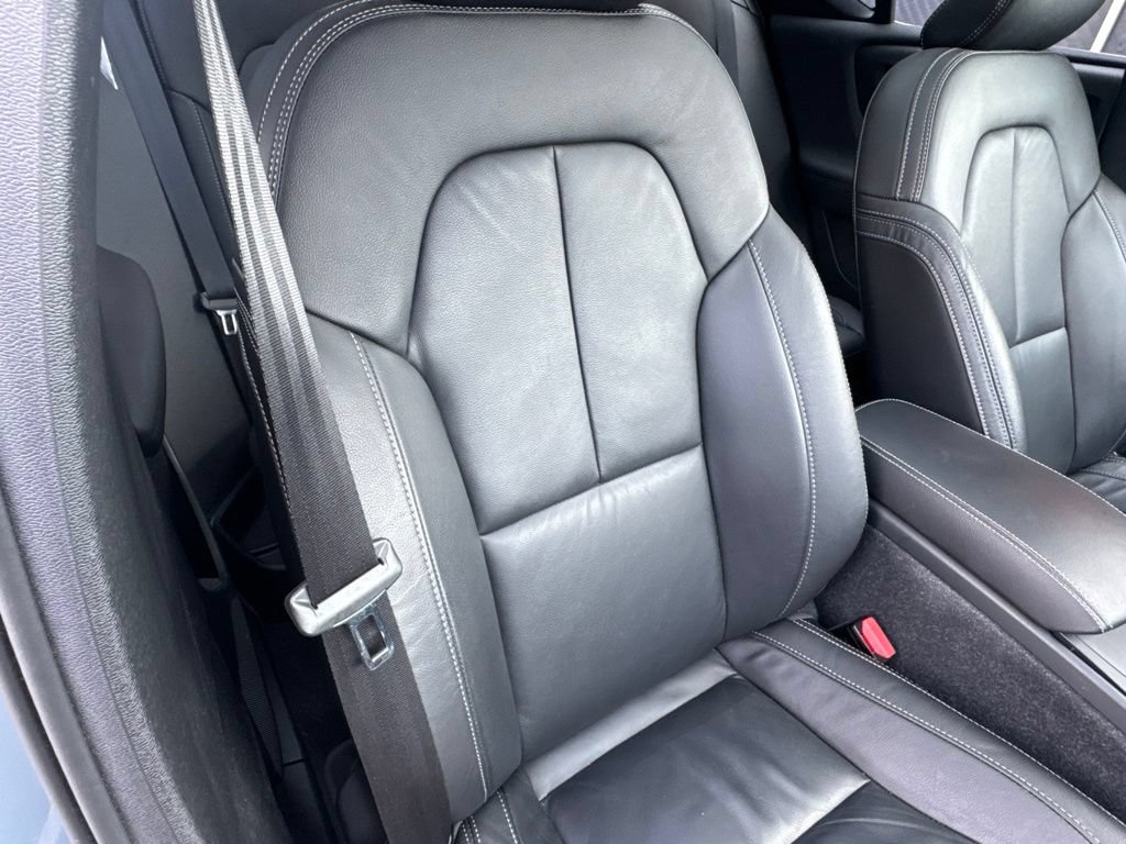 Used 2023 Volvo XC40 B5 Plus AWD/4WD image 69