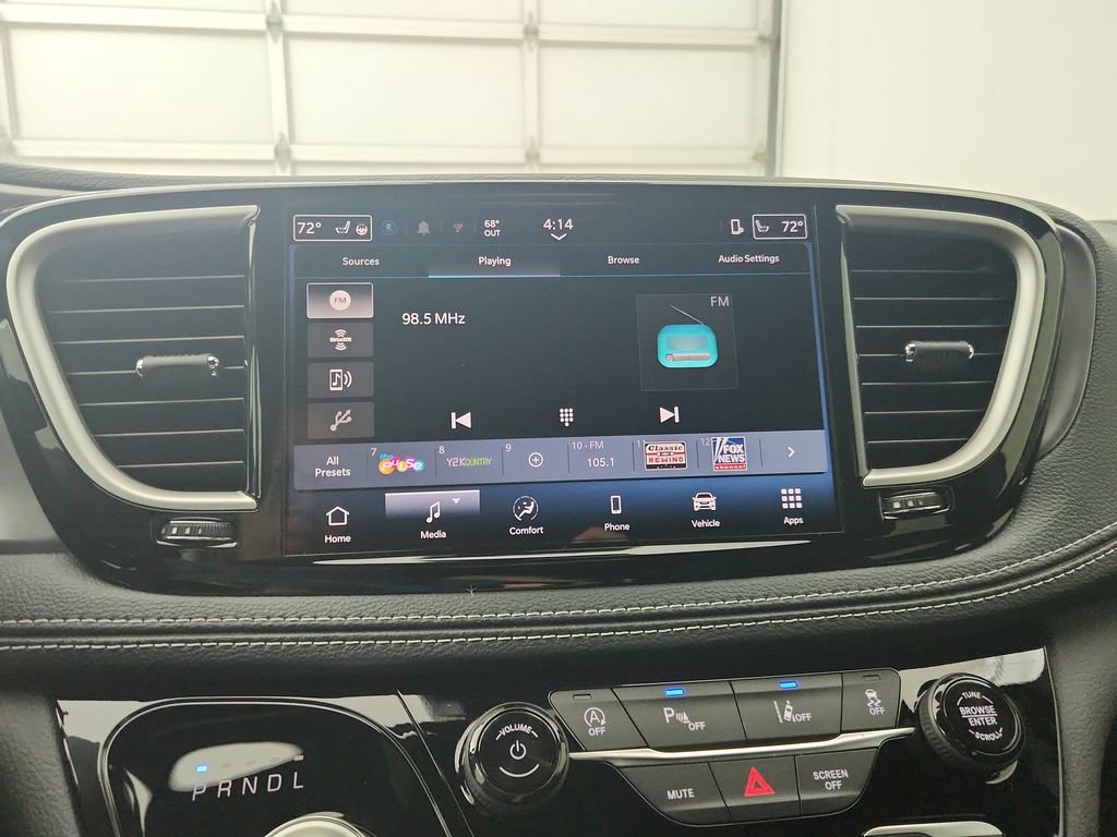 New 2026 Chrysler Pacifica Select AWD/4WD image 24