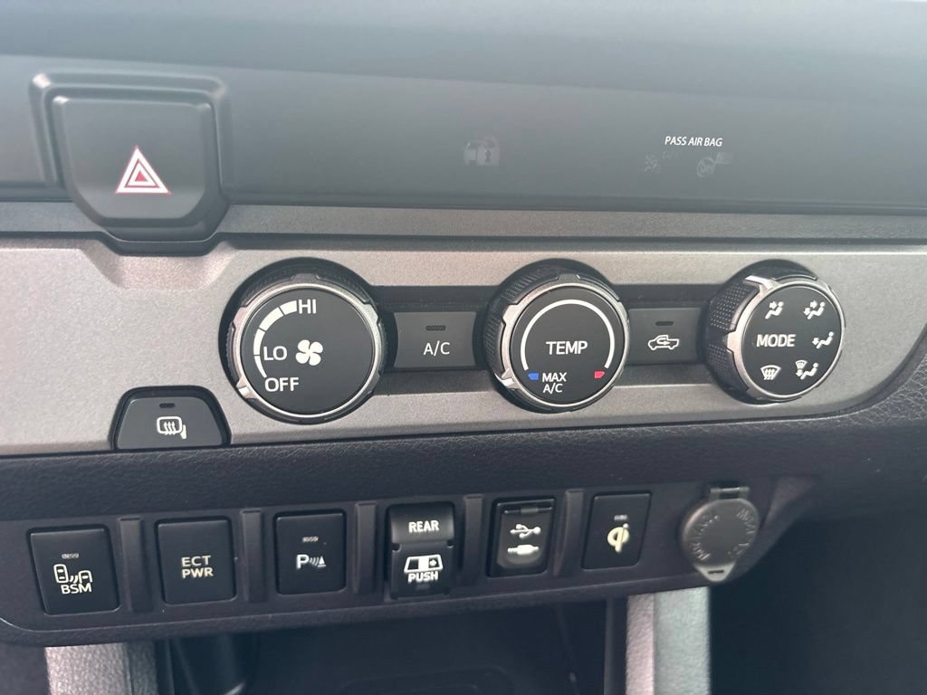 Used 2019 Toyota Tacoma TRD Sport w/ Technology Package RWD image 24