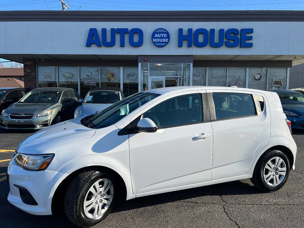 Used 2017 Chevrolet Sonic LT image 7