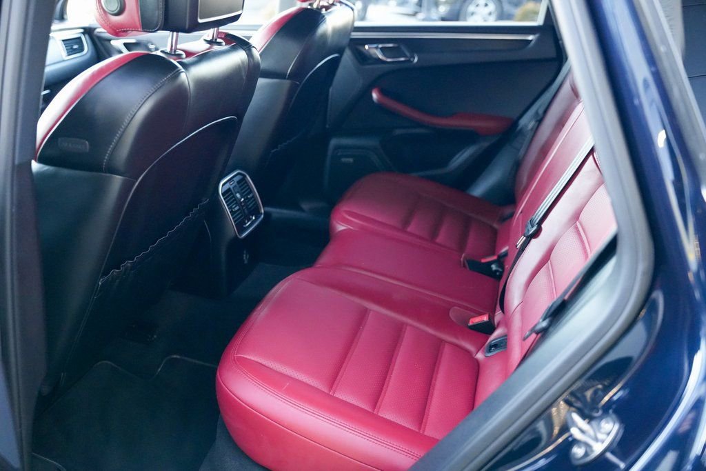 Used 2018 Porsche Macan GTS image 47