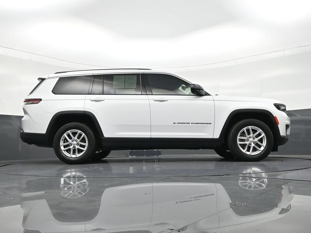 Used 2023 Jeep Grand Cherokee L Laredo image 30