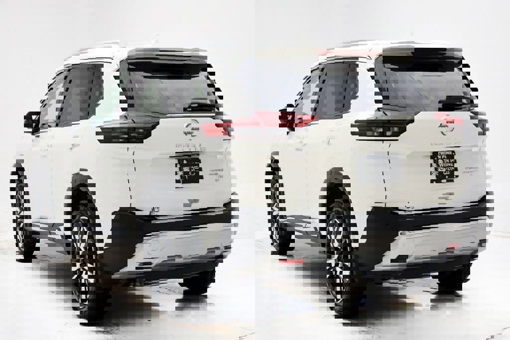 Used 2023 Nissan Rogue Platinum w/ Platinum Premium Package image 6