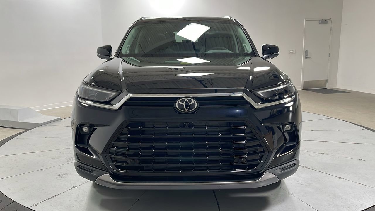 New 2025 Toyota Grand Highlander Platinum image 2