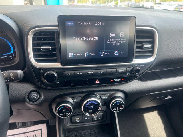 Used 2026 Hyundai Venue SEL FWD image 19