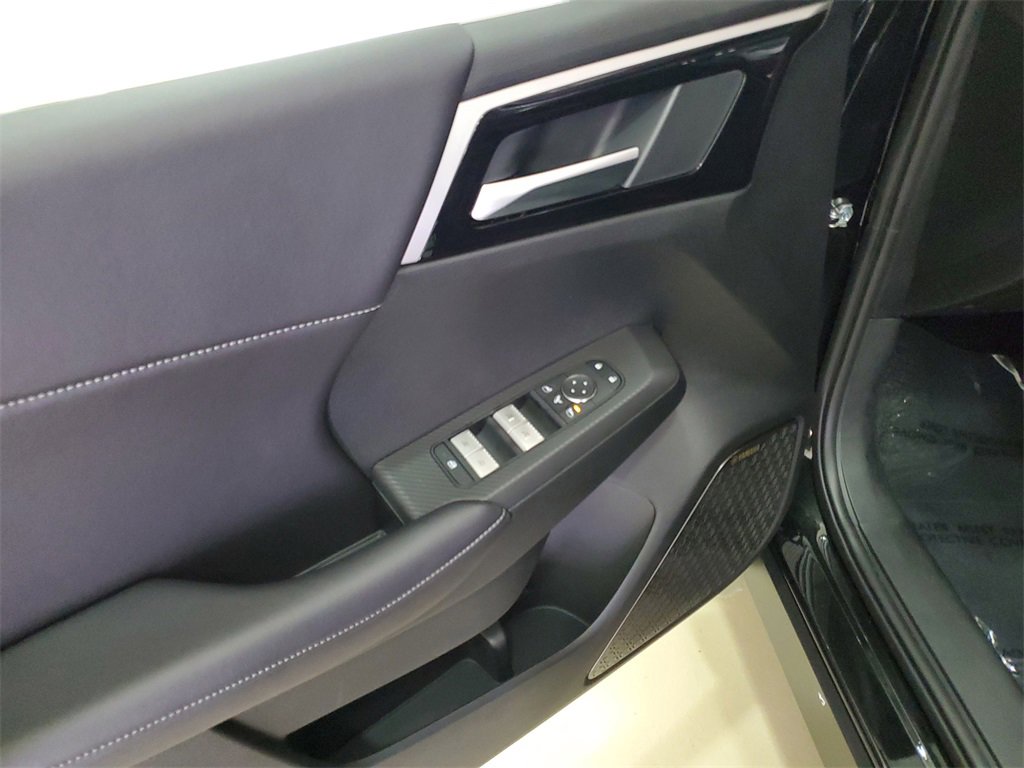 New 2025 Mitsubishi Outlander SE image 21