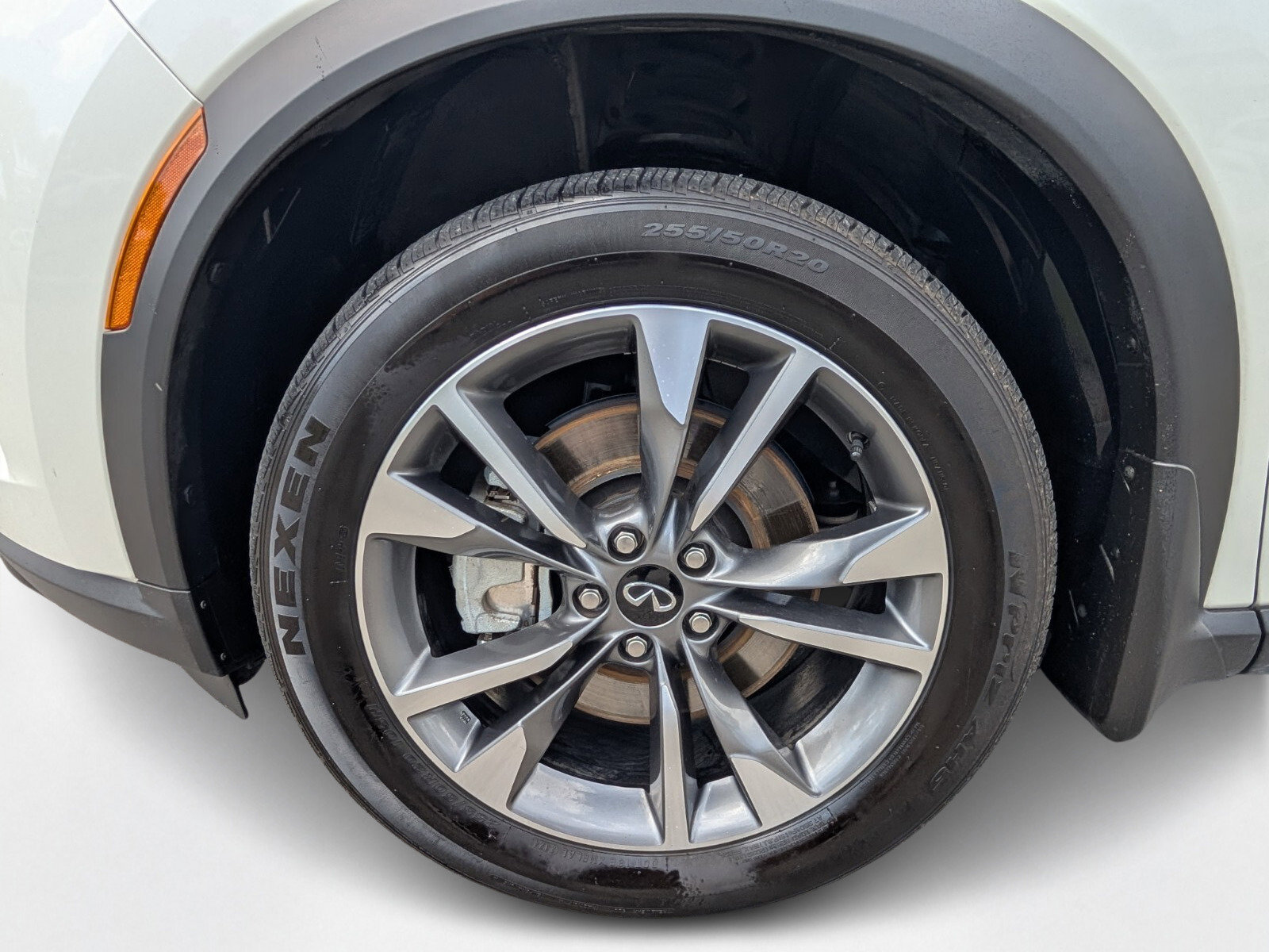 Used 2023 INFINITI QX60 Luxe w/ Vision Package FWD image 9