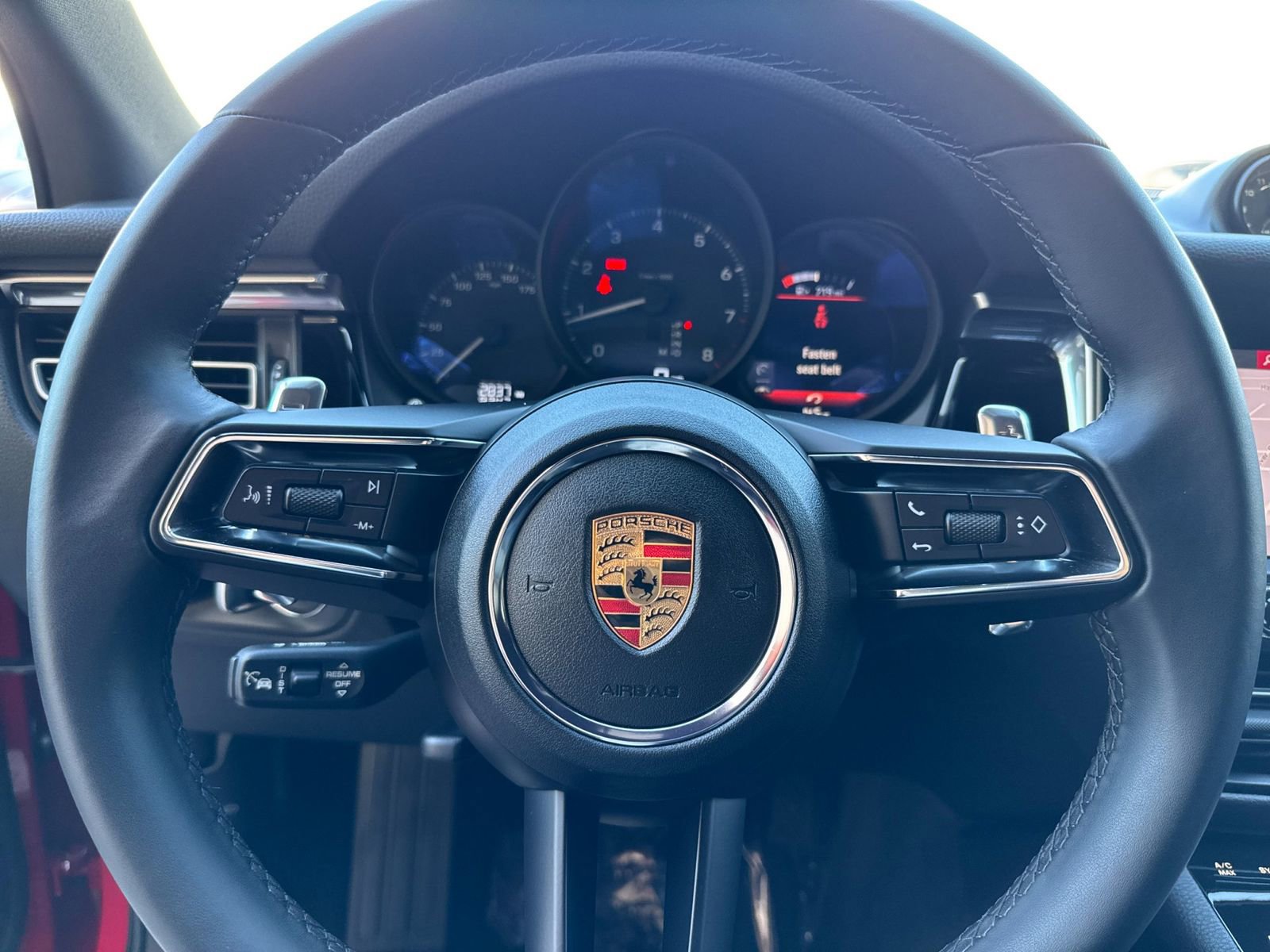 Certified 2025 Porsche Macan image 26