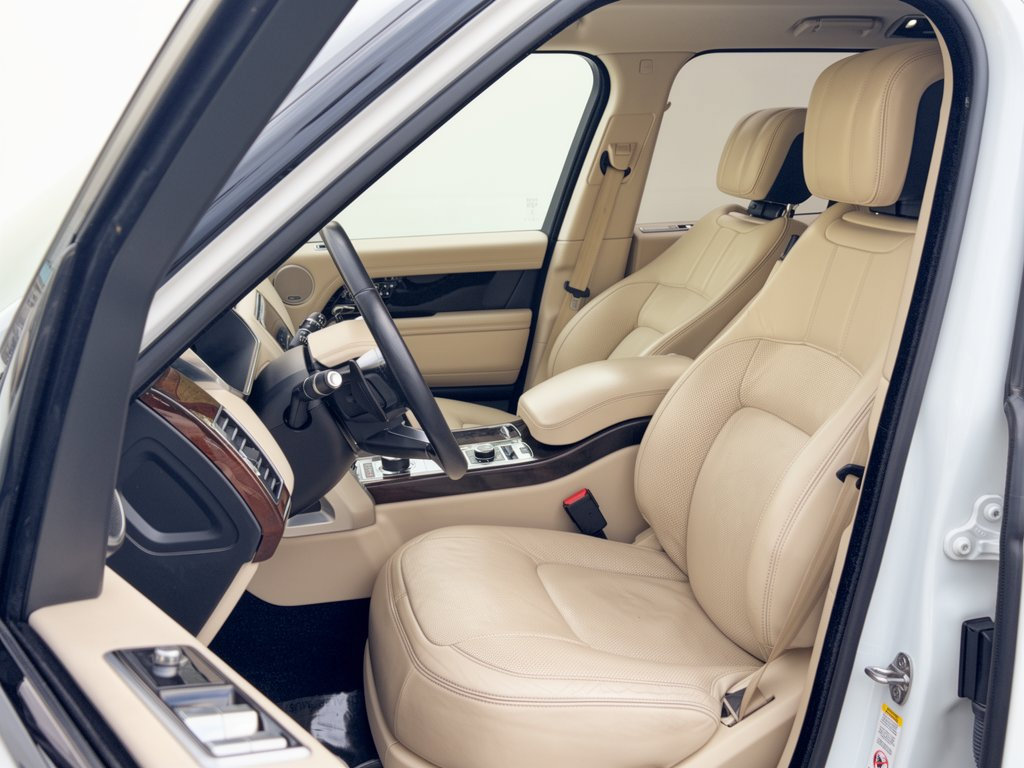 Used 2019 Land Rover Range Rover Supercharged AWD/4WD image 5