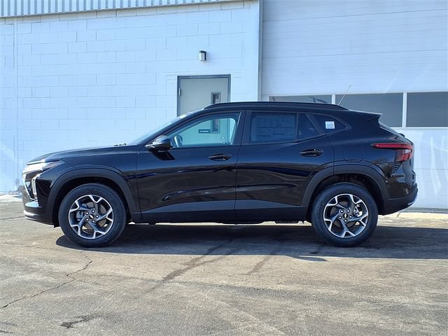New 2026 Chevrolet Trax LT FWD image 2