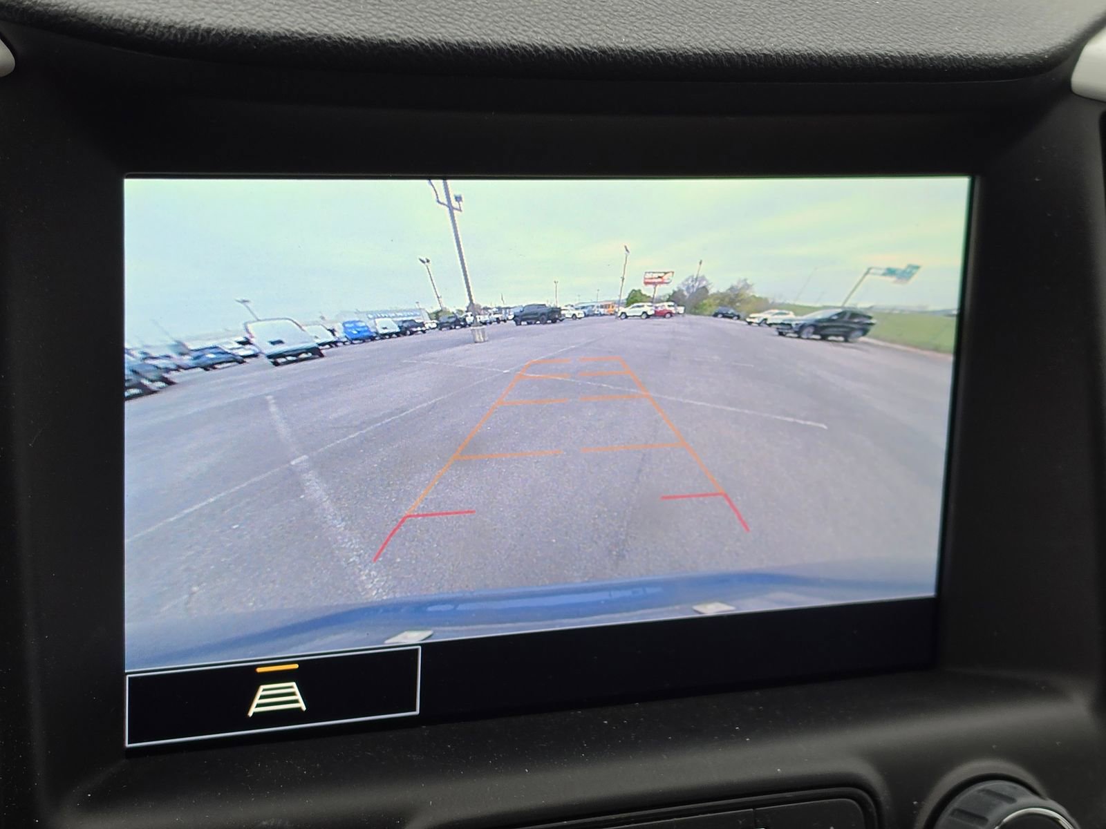 Used 2024 GMC Terrain SLE w/ Driver Convenience Package image 15