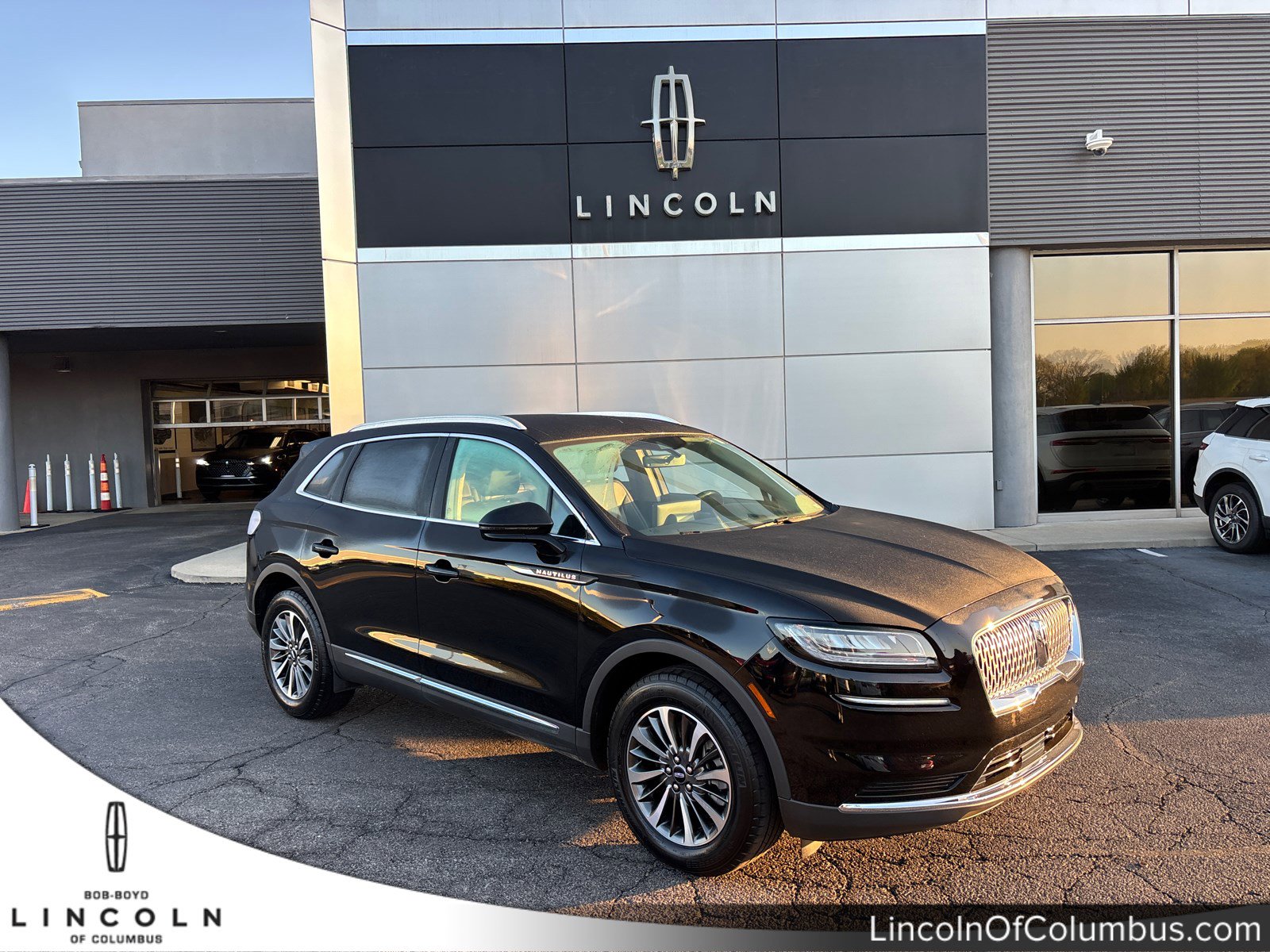 Used 2023 Lincoln Nautilus FWD image 1