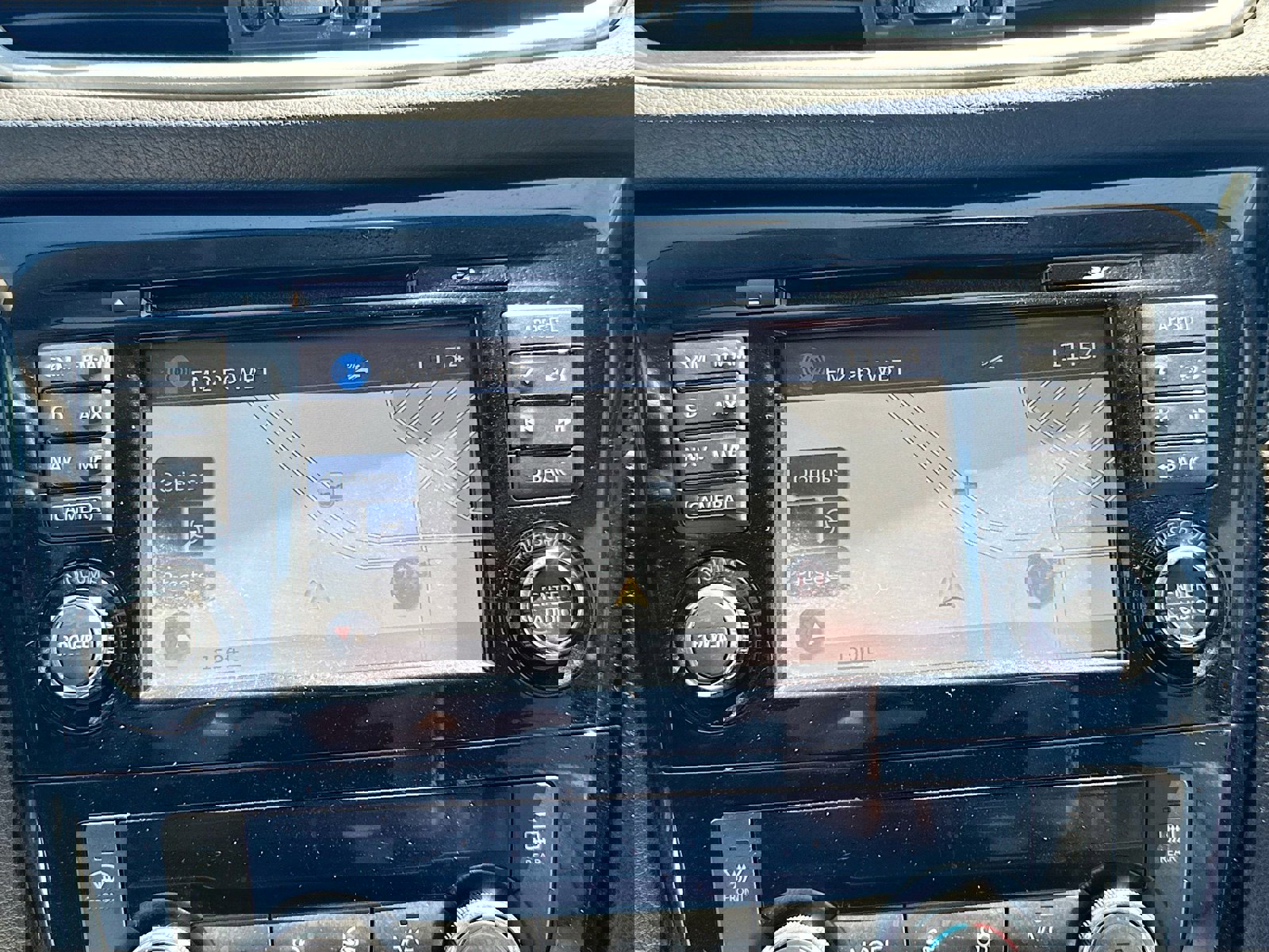 Used 2016 Nissan Rogue SL w/ SL Premium Package AWD/4WD image 14