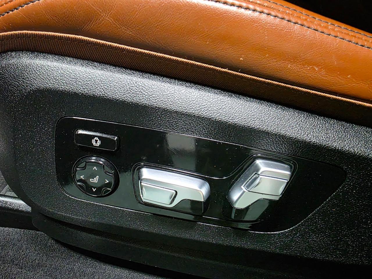 Used 2019 BMW X5 xDrive50i w/ M Sport Package image 19