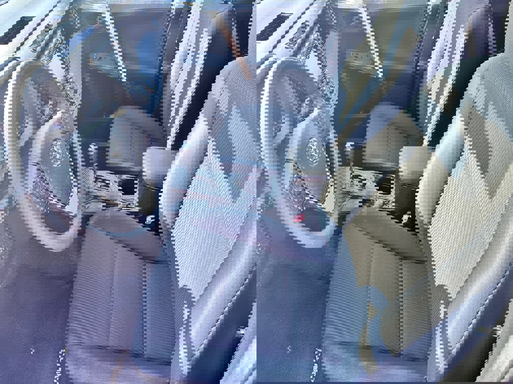 Used 2015 Toyota RAV4 LE image 5