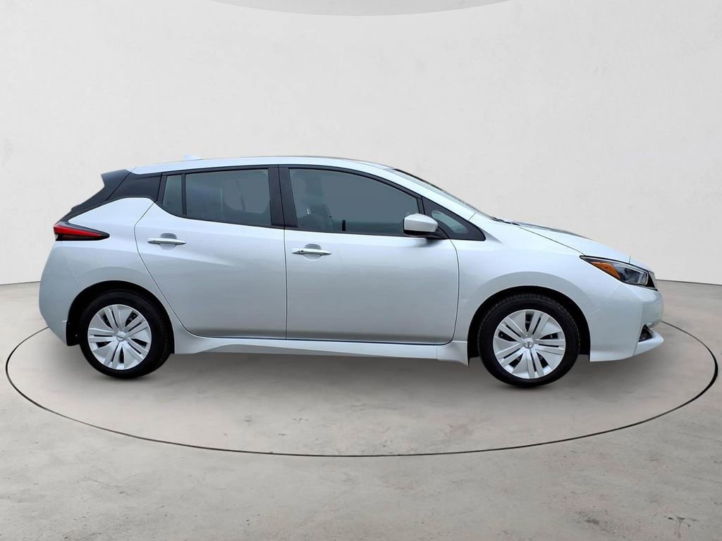 Used 2022 Nissan Leaf S FWD image 4