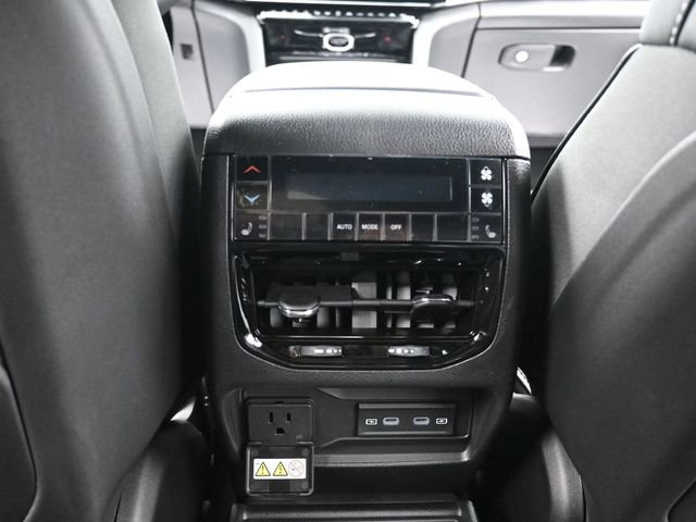 New 2026 Jeep Grand Cherokee L Limited w/ Limited Altitude Package image 13