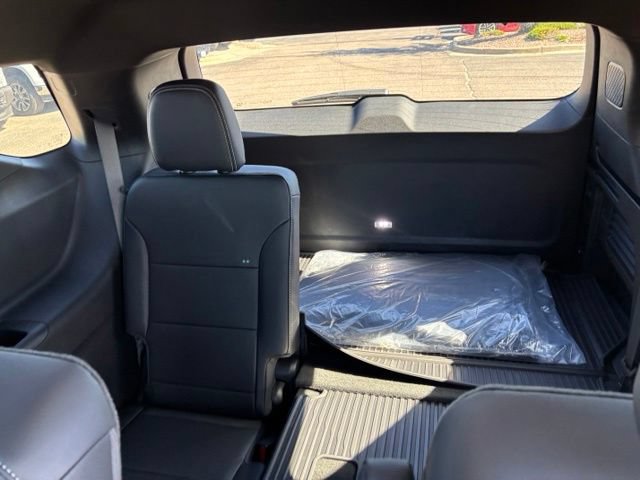 New 2026 Chevrolet Traverse LT w/ Driver Confidence Package AWD/4WD image 16