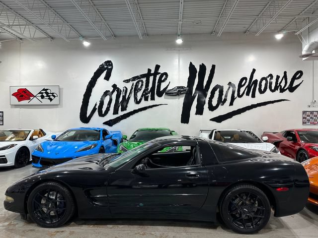 Used 2002 Chevrolet Corvette Coupe w/ Preferred Equipment Group2 RWD image 2