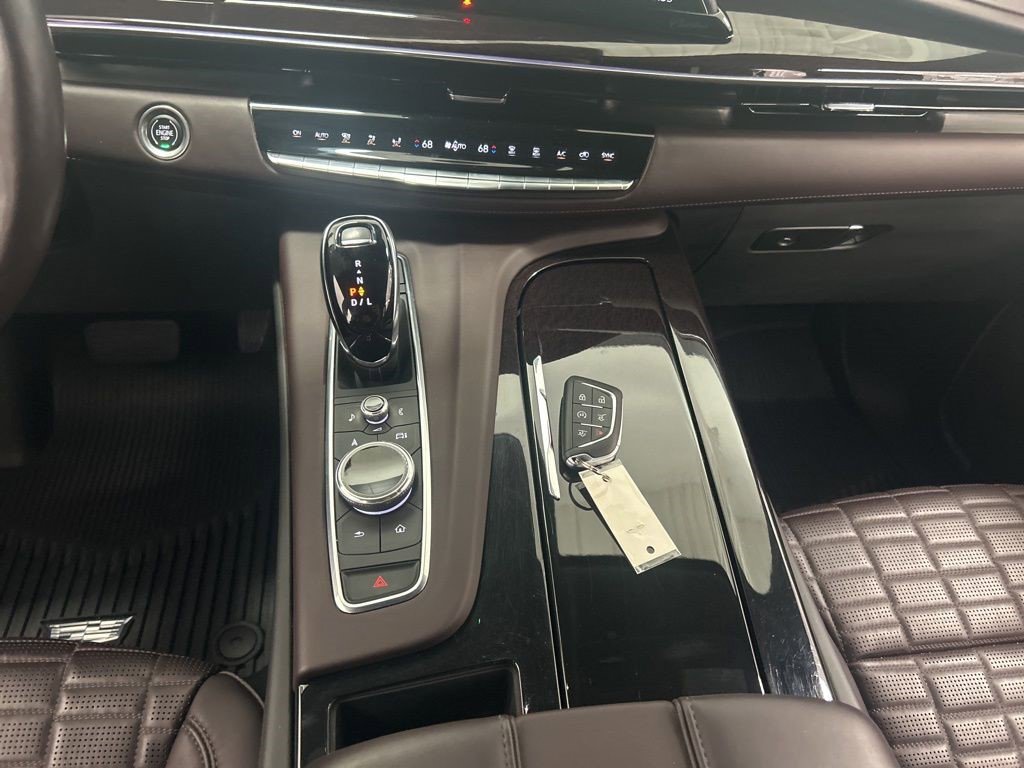 Certified 2022 Cadillac Escalade Premium Luxury Platinum AWD/4WD image 16