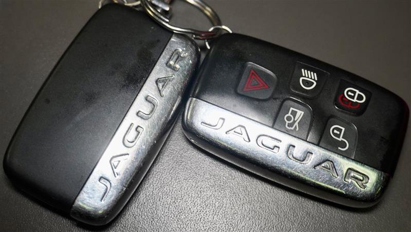 Used 2016 Jaguar XJ L Portfolio image 27