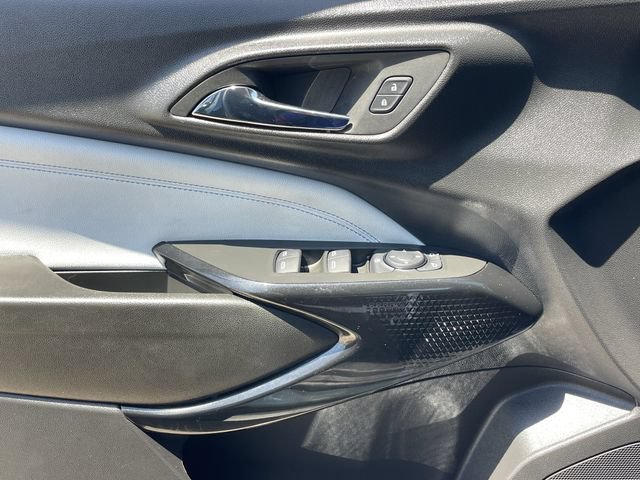 Used 2025 Chevrolet Trax LT FWD image 23