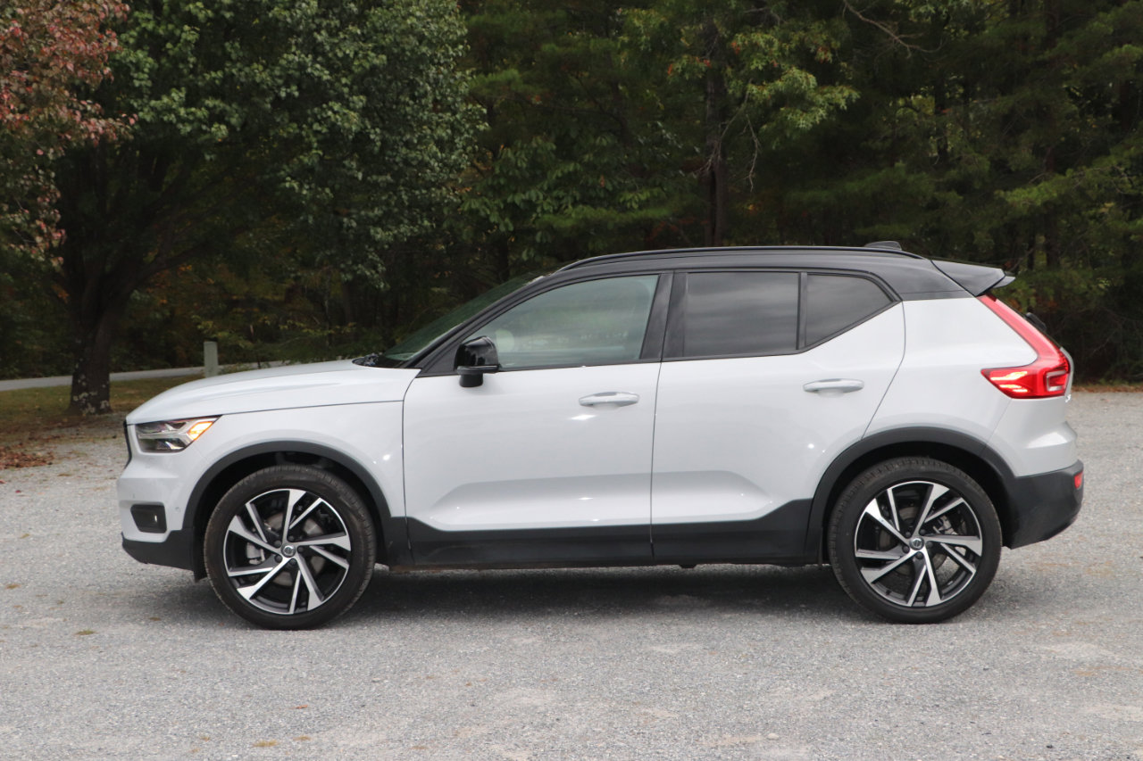 Used 2021 Volvo XC40 T5 R-Design w/ Advanced Package image 35
