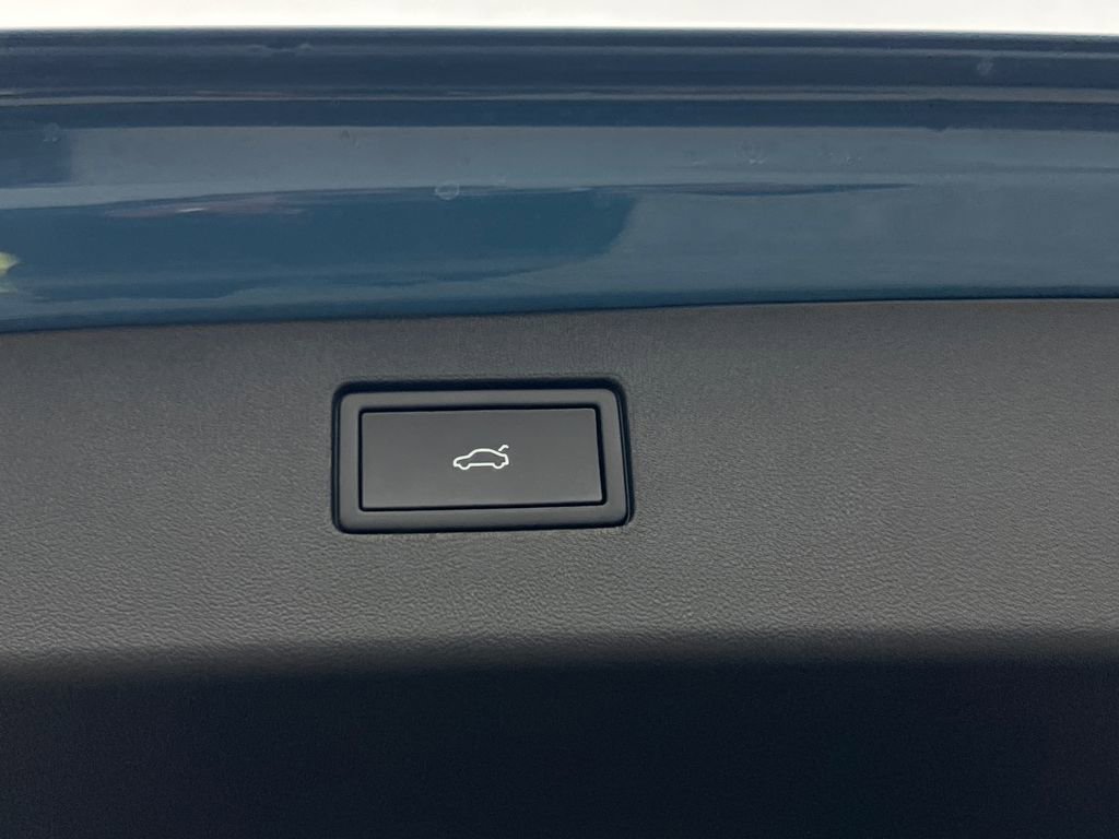 New 2026 Volkswagen Tiguan SE R-Line image 15